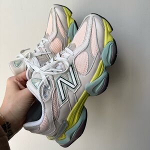 NEW BALANCE 9060 ‘Moonbeam with Vintage Rose and Moonrock’